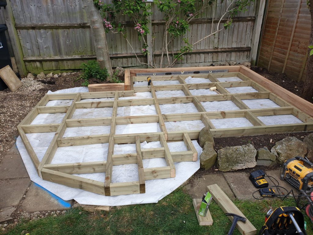 Unusual Curved Decking (Henley On Thames)